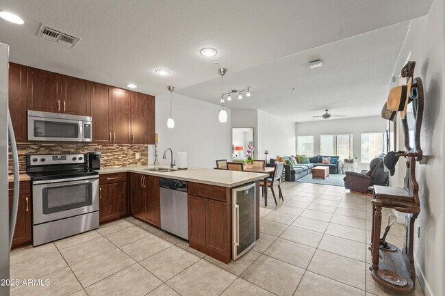 Building Photo - 5450 E Deer Valley Dr