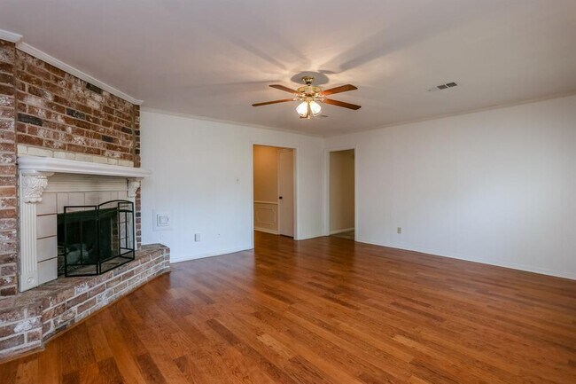 Building Photo - 8215 Wimbledon Ln