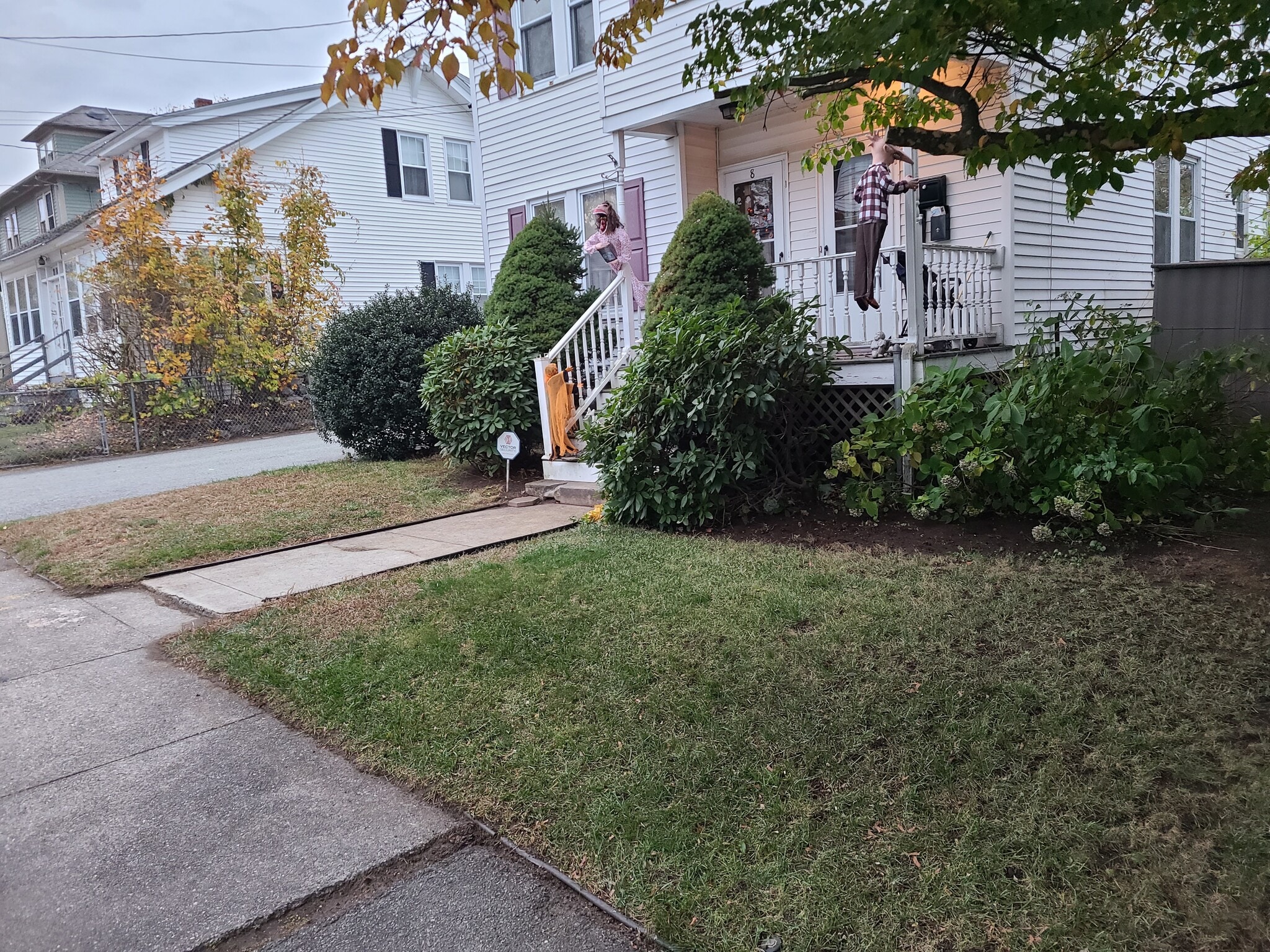 Building Photo - 10 Elsmere Ave