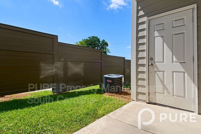 Building Photo - 4359 Azalea Dr