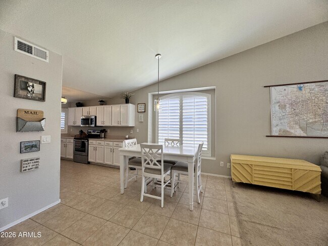 Building Photo - 1461 S Cholla Pl