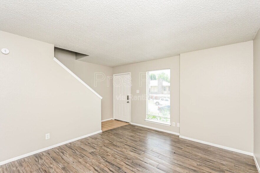 Building Photo - 3807 Coates Cir