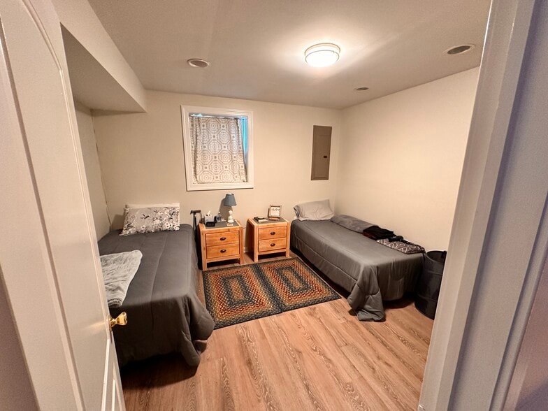 Building Photo - 53 Paw Paw Dr