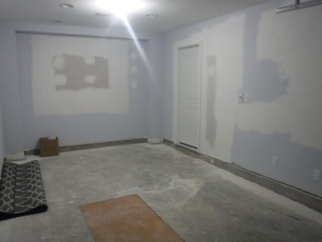 Building Photo - 188 Drexel Ct
