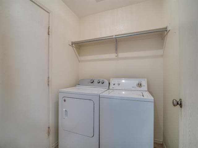 Building Photo - 2056 River Birch Ln