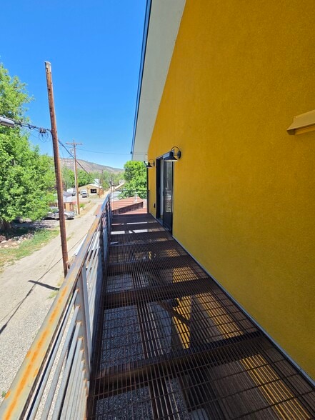 Building Photo - 357 1/2 N Lena St