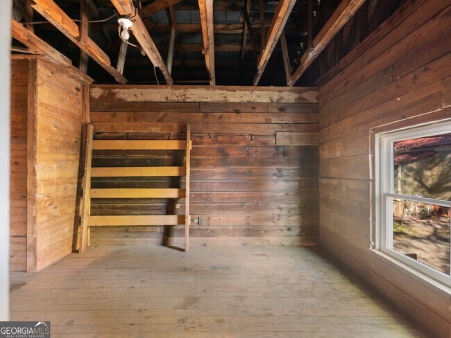 Building Photo - 249 Martin St
