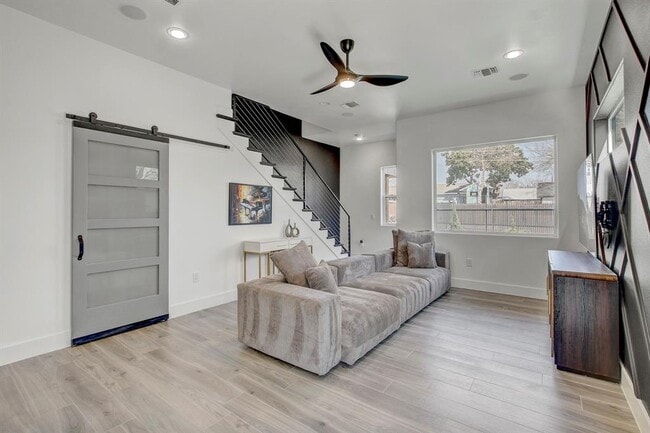 Building Photo - 4703 Louis Ave