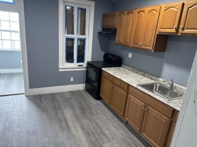 Building Photo - 804 W Mulberry St