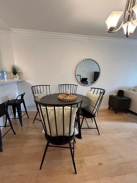 Building Photo - 1125 Pico Blvd