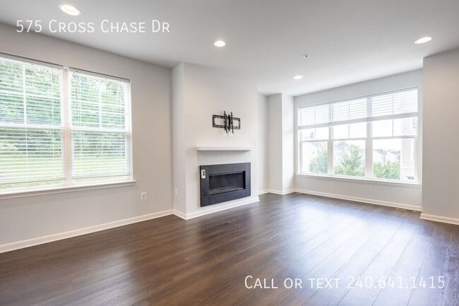 Building Photo - 575 Cross Chase Dr