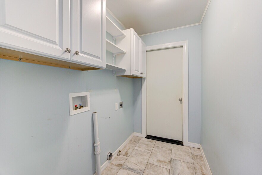 Building Photo - 4121 NW 20th St