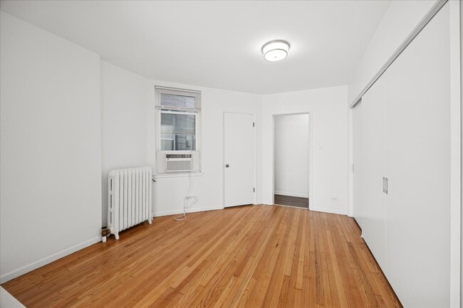 Building Photo - 3 E Quincy St