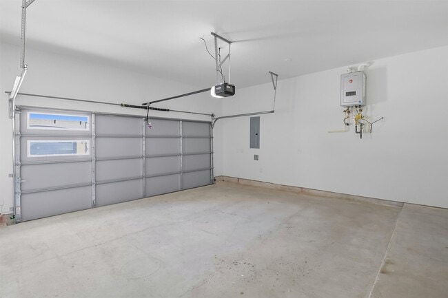 Building Photo - 2927 El Fenice Ln