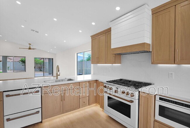 Building Photo - 10431 E Morning Star Dr
