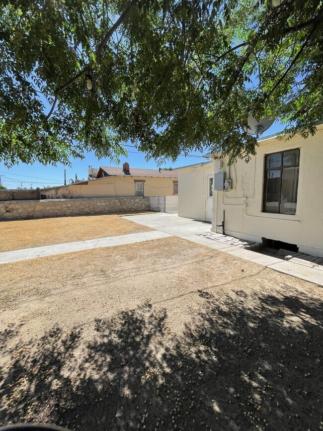 Building Photo - 3215 Wyoming Ave