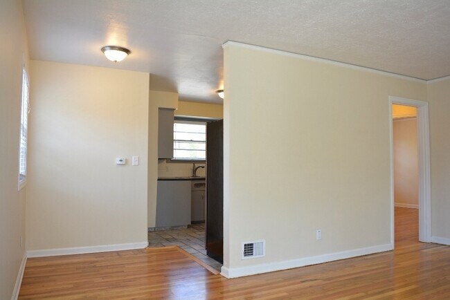 Building Photo - 5731 N Montana Ave