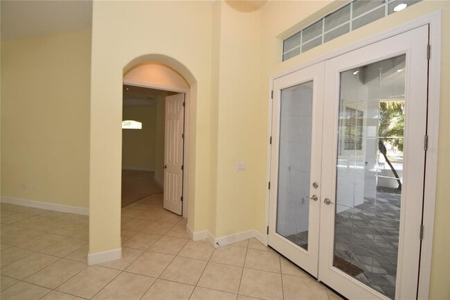 Building Photo - 17 Oasis Cir