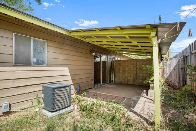 Building Photo - 2021 Wheless Ln