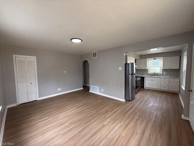 Building Photo - Two bedroom one bathroom single story single family home for rent