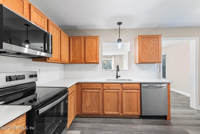 Building Photo - 452 Dutton Island Rd W