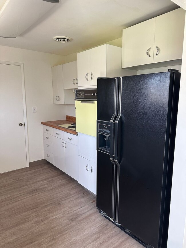 Building Photo - 3 Bedroom 1.5 Bathroom Home WSG Included! ...