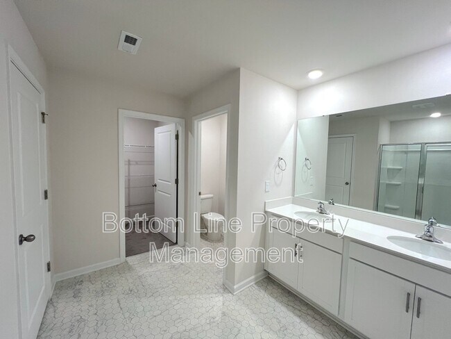 Building Photo - 1603 Blue Velvet Ln