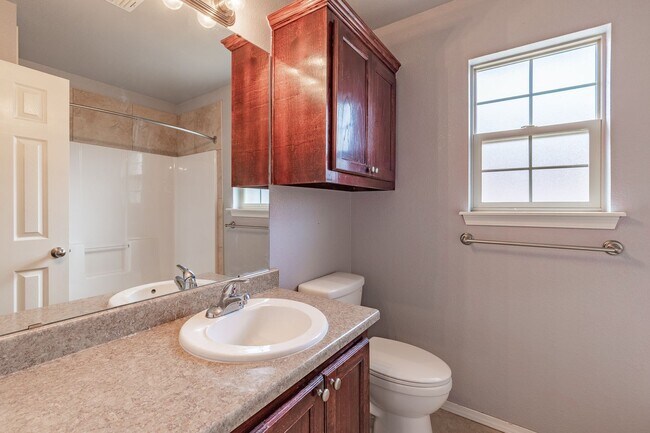 Building Photo - 3/2 in Tradewinds