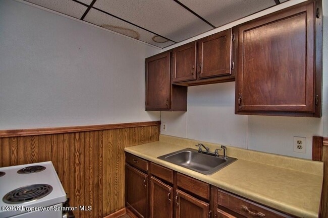 Building Photo - 401 Valley Ave