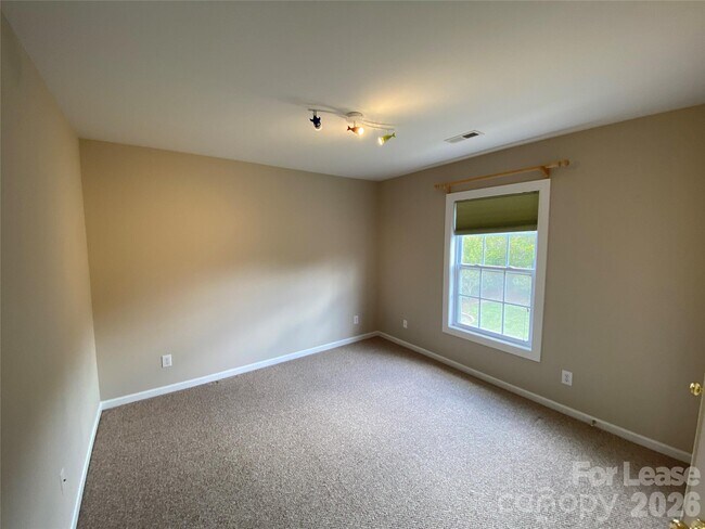 Building Photo - 13921 Daltrey Ln