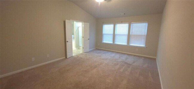 Building Photo - 107 Greenfield Dr