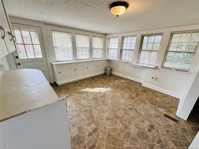 Building Photo - 411 Carthage Rd