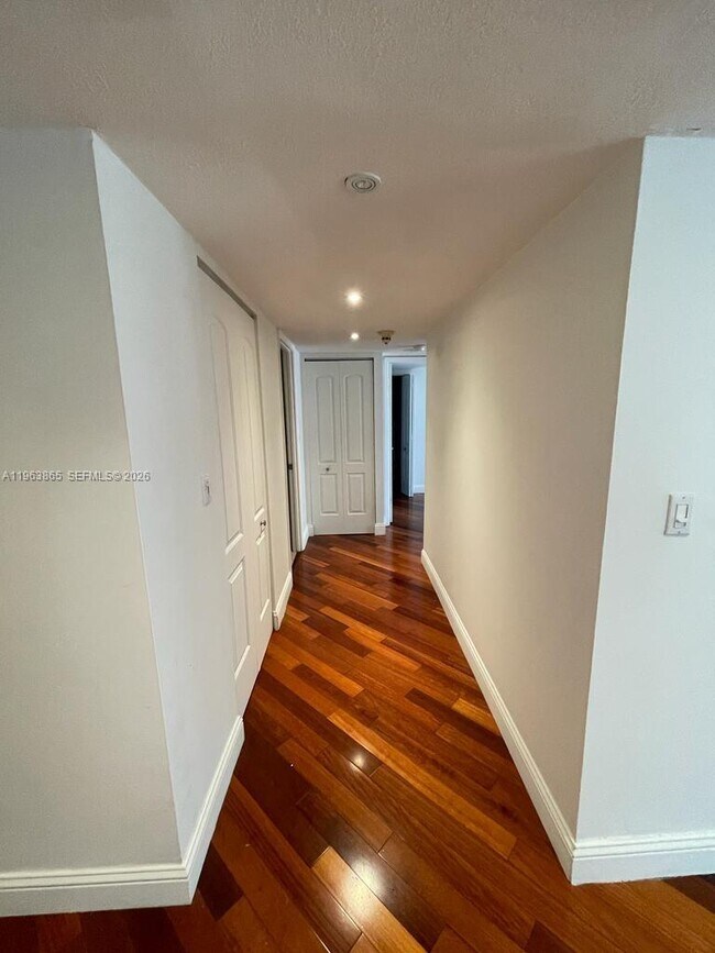 Building Photo - 1865 Brickell Ave