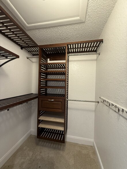 Building Photo - 2810 N Oakland Forest Dr