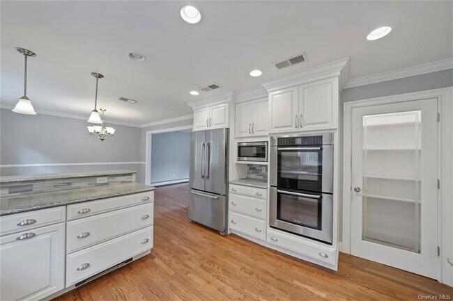 Building Photo - 138 Barnes Rd