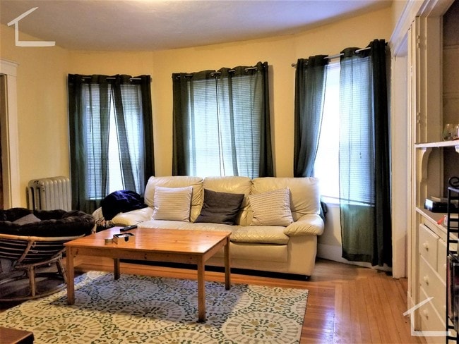 Building Photo - 3 Bd