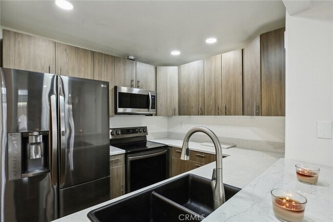Building Photo - 25761 Le Parc