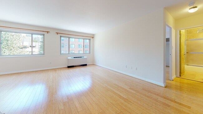 Building Photo - 3900 Tunlaw Rd NW