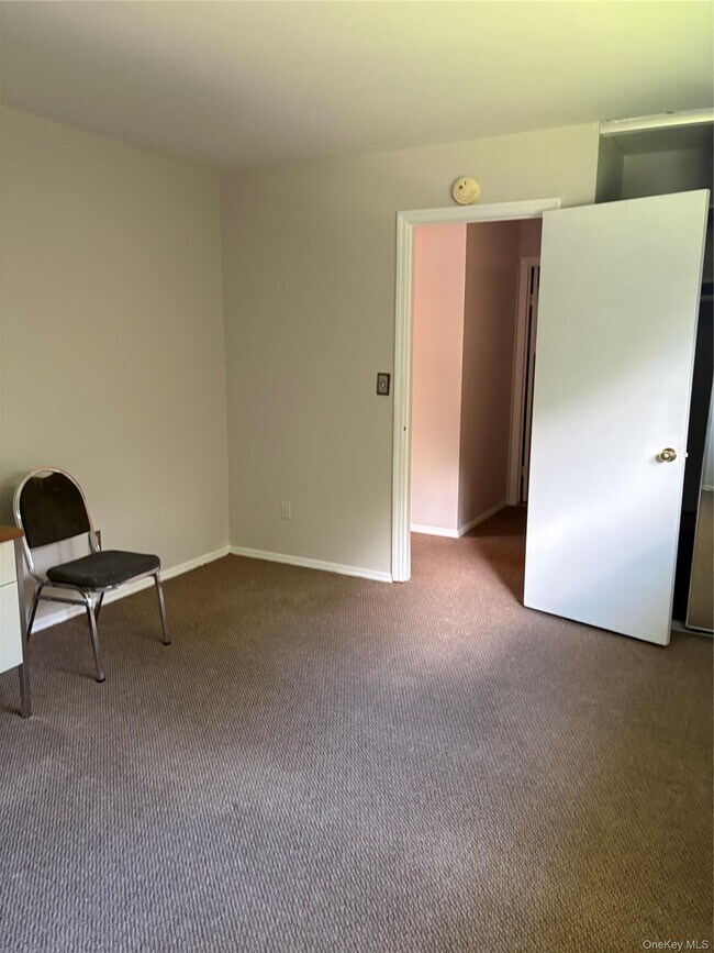 Building Photo - 4 Fishkill Glen Dr
