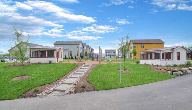 Navvy Town Neighborhood @ Heritage Harbor - 212 Great Loop E Dr