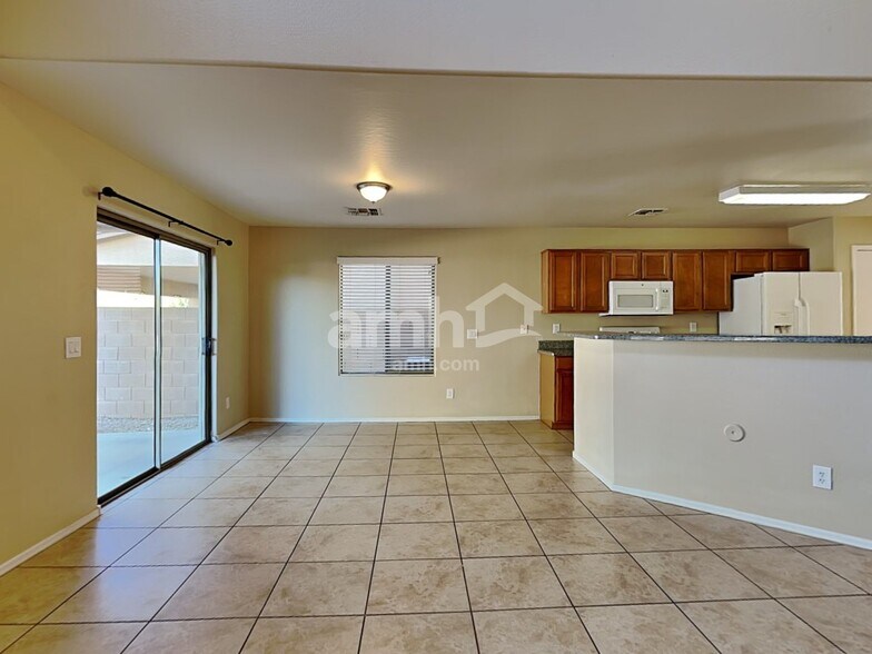 Building Photo - 11221 N 161st Ln