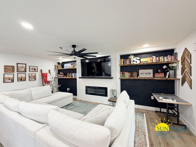 Building Photo - Custom 4BR Pool Home in Kenwood with Bonus Room & Private Backyard!