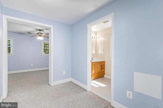 Building Photo - 3430 Little Hunting Creek Dr
