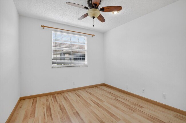 Building Photo - 6671 Via Regina