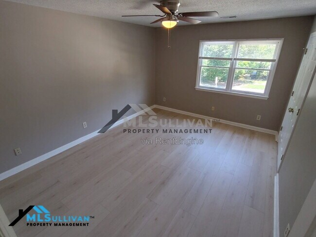 Building Photo - 2211 Peppertree St