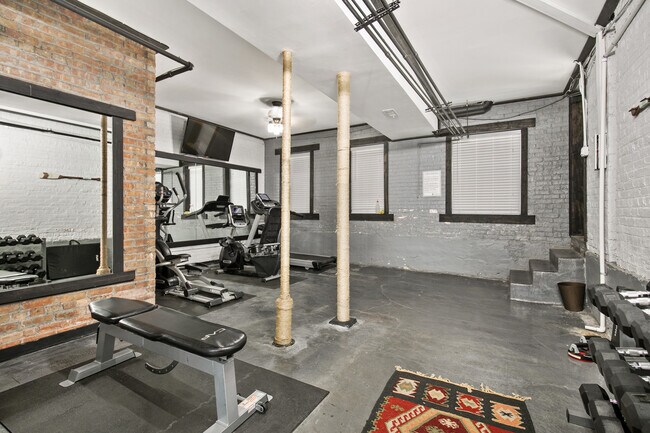 Building Photo - 6104 N Winthrop Ave