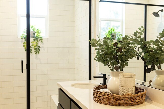 Building Photo - 3 bedroom | 2.5 bathroom | Crocker Village Single Family Home