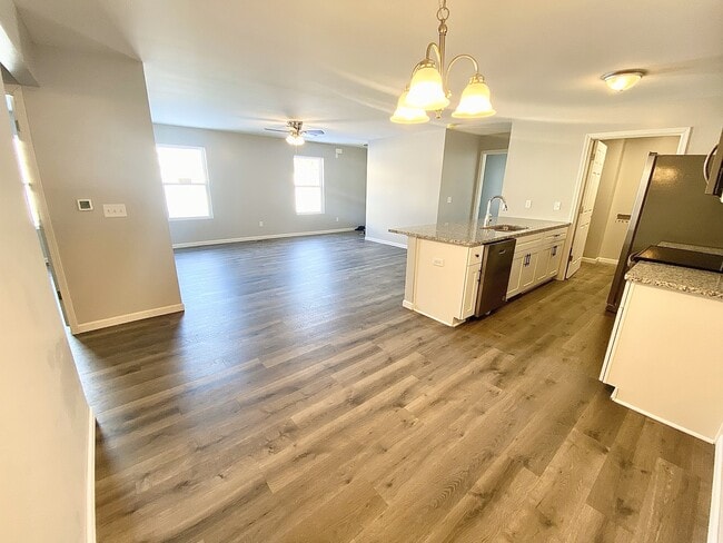 Dining Area - Pheasant Run Apartments