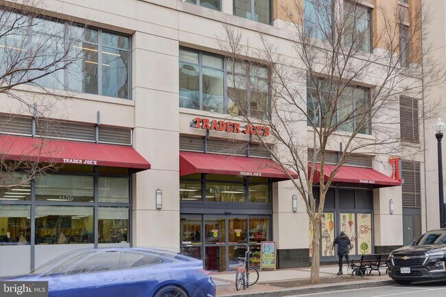 Building Photo - 1200 N Hartford St