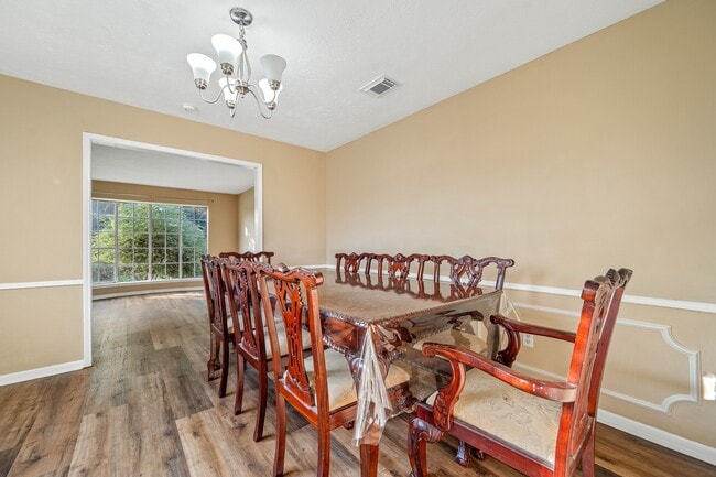 Building Photo - 9302 Claridge Dr